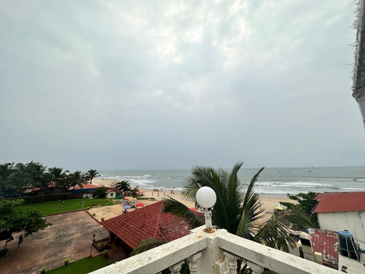 Hotel Salty Waves Baga Kültér fotó