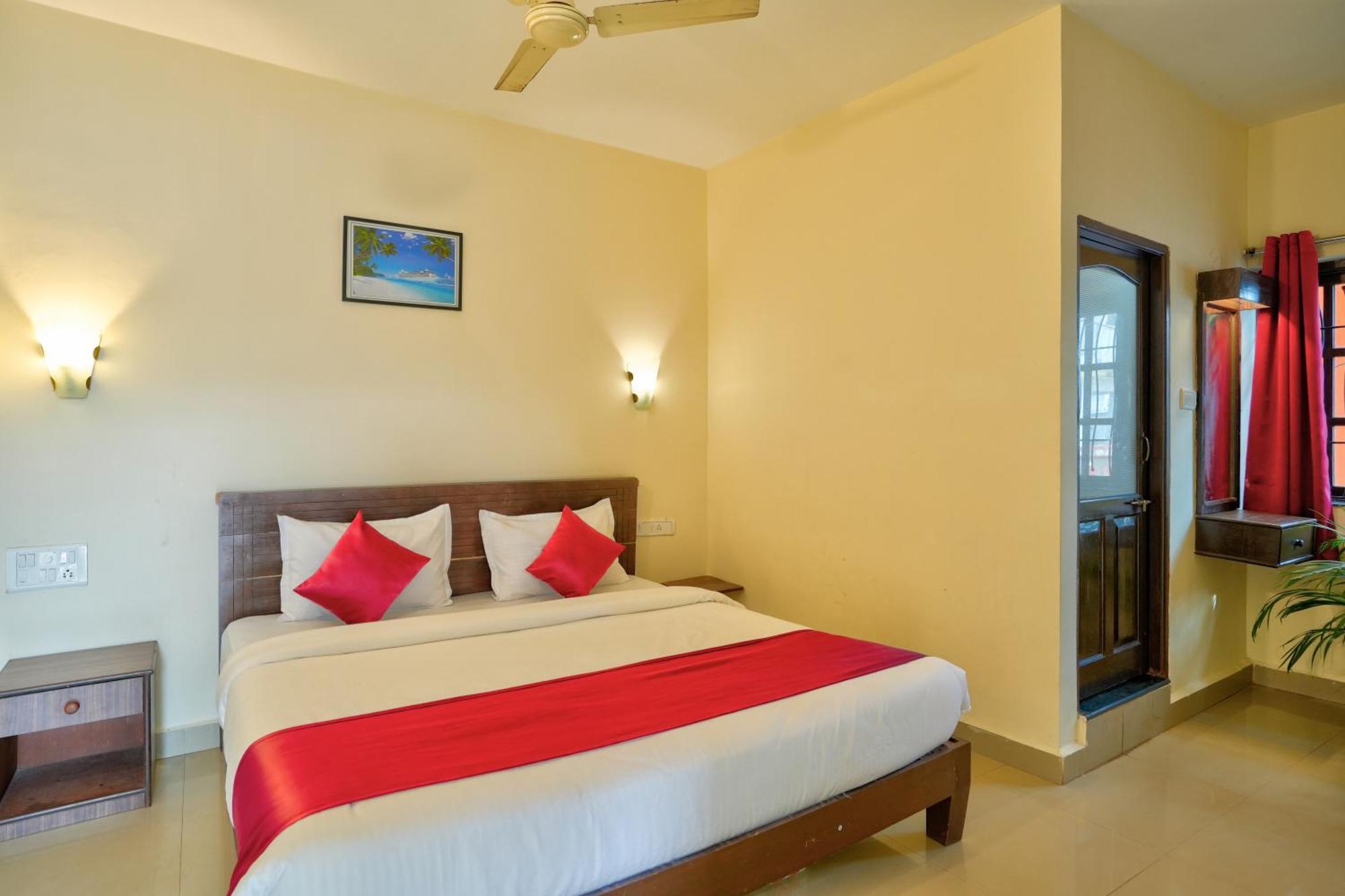 Hotel Salty Waves Baga Kültér fotó