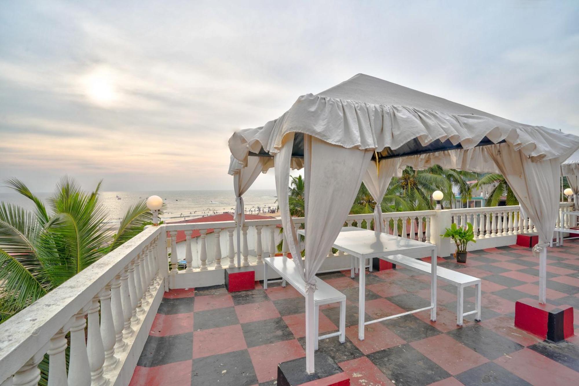 Hotel Salty Waves Baga Kültér fotó