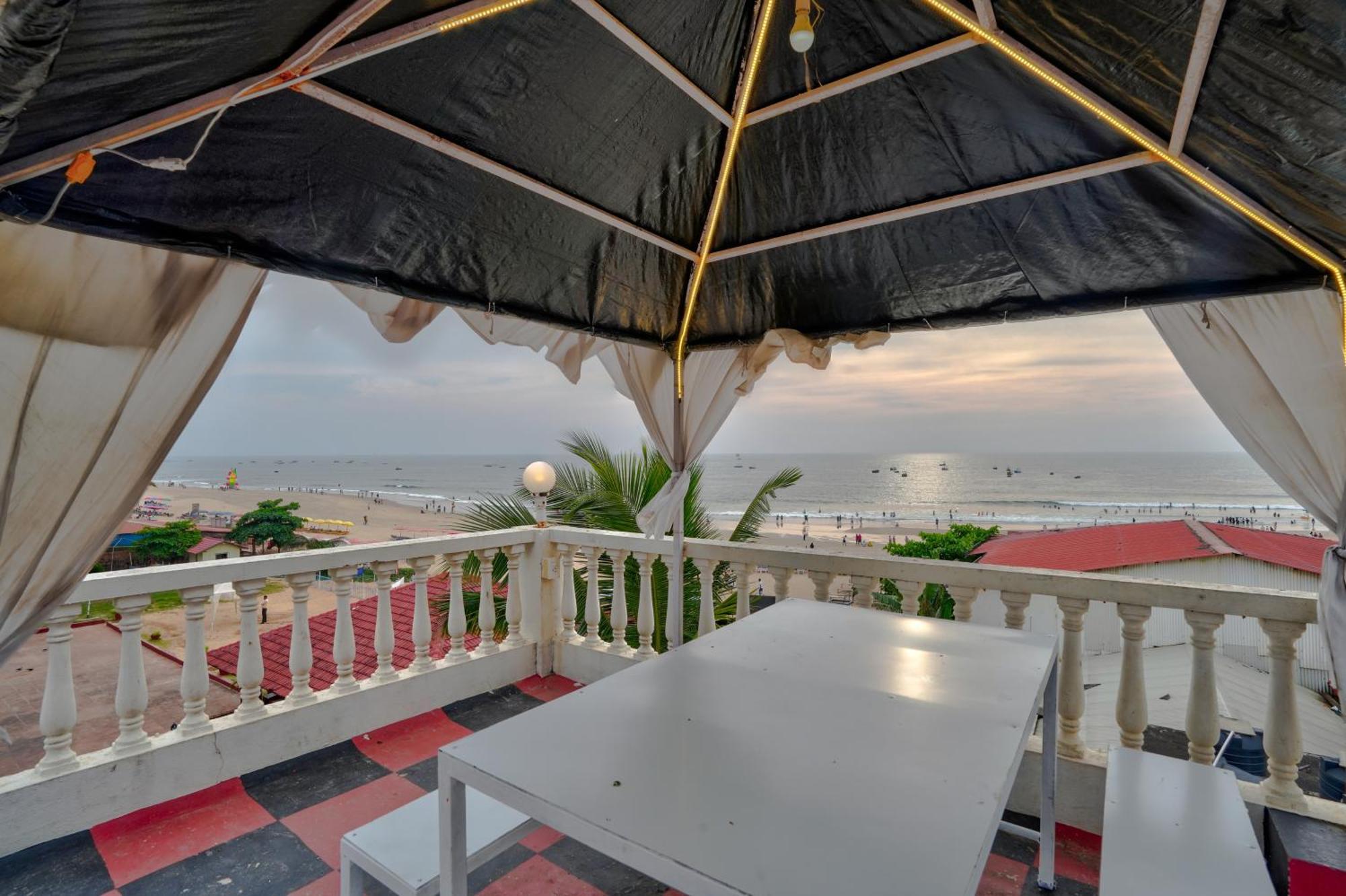 Hotel Salty Waves Baga Kültér fotó